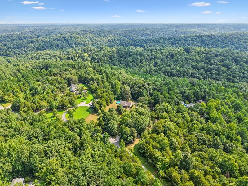 1200 Dawson Rd, White Bluff, TN 37187