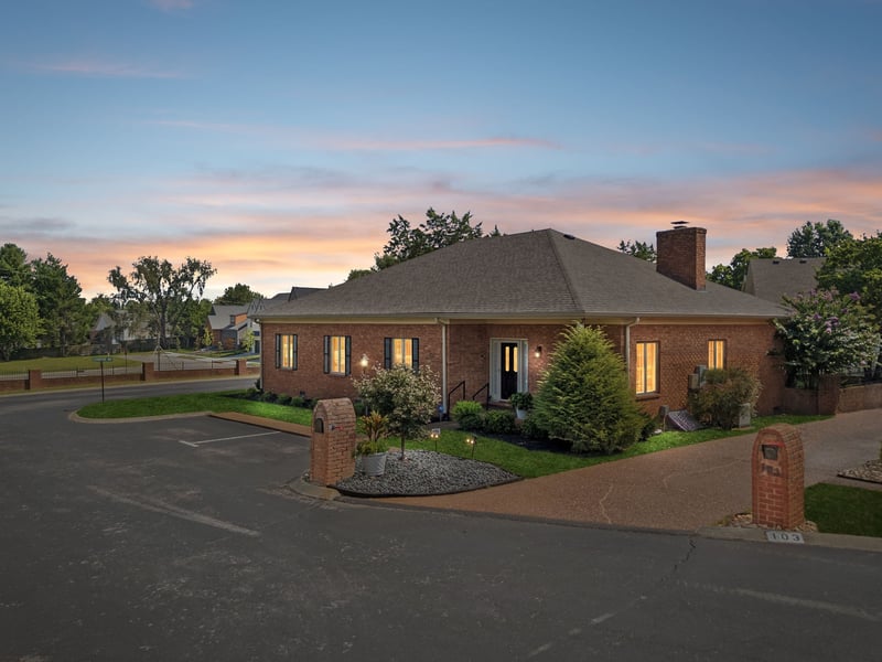 101 Keeneland Dr, Hermitage, TN 37076