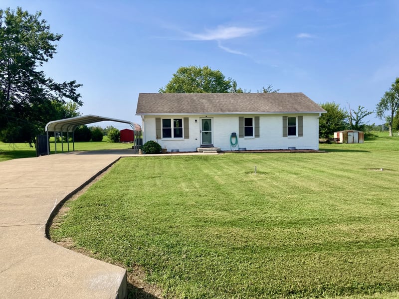 221 Austin Dr, Portland, TN 37148