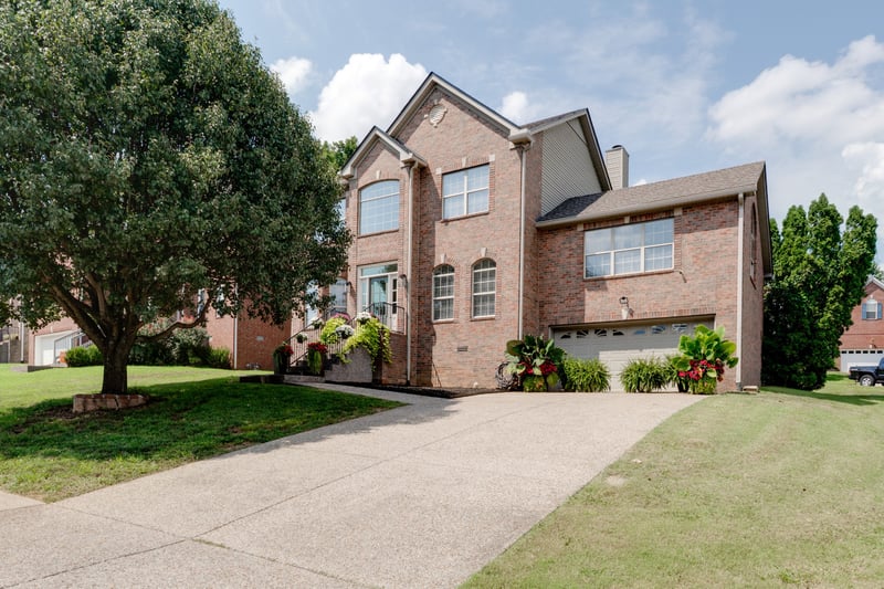 127 Coarsey Blvd, Hendersonville, TN 37075