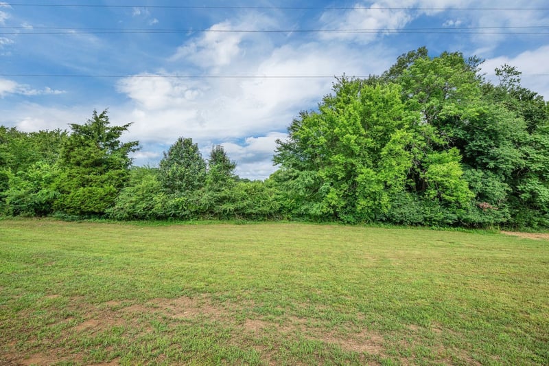 1442 East Piney Rd, Dickson, TN 37055