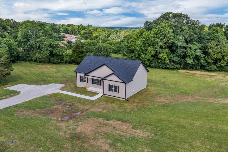 1442 East Piney Rd, Dickson, TN 37055