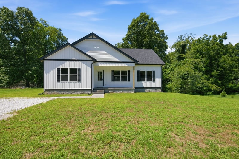 3033 Bowker Rd, Charlotte, TN 37036