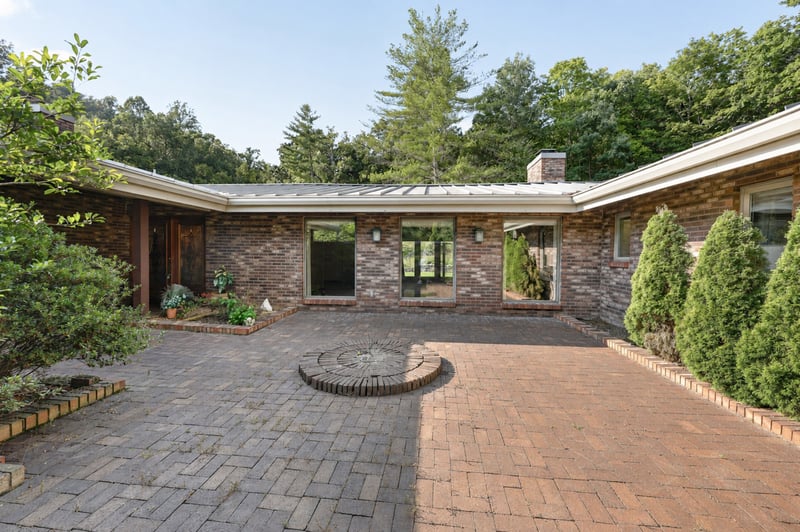 8100 Charlotte Pike, Nashville, TN 37221
