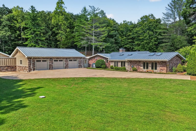 8100 Charlotte Pike, Nashville, TN 37221