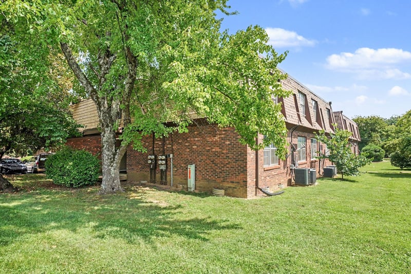 441 Harding Pl #E1, Nashville, TN 37211