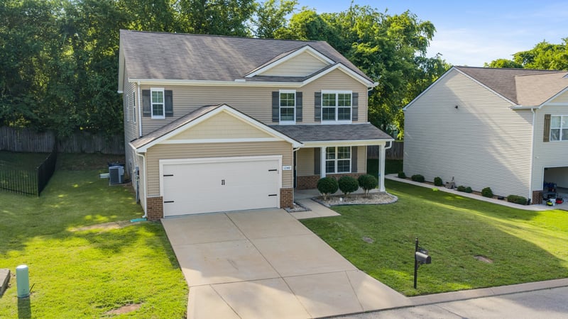 1240 Oxford Village Cv, Columbia, TN 38401
