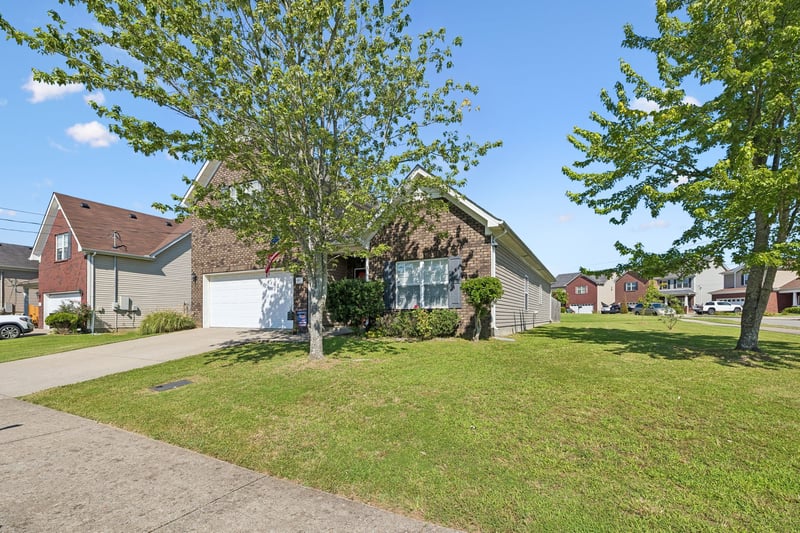 1141 Shire Dr, Antioch, TN 37013