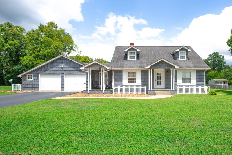 102 Revere Dr, Columbia, TN 38401