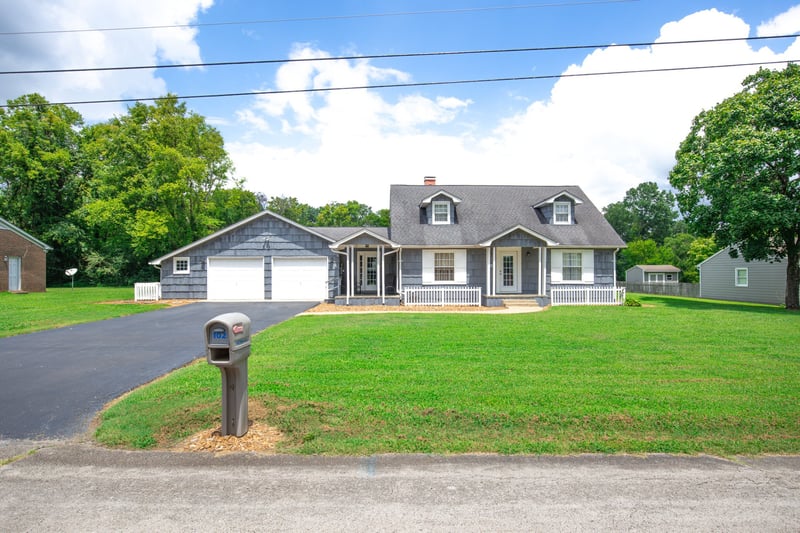 102 Revere Dr, Columbia, TN 38401