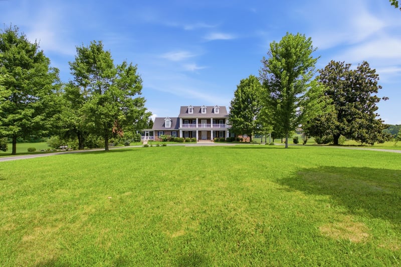 444 Old Pond Ln, Dickson, TN 37055