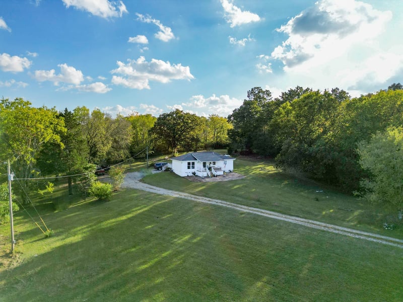 2100 Hill Station Rd, Columbia, TN 38401