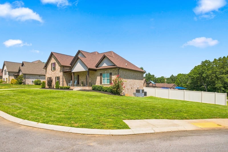 6023 W Mayflower Ct, Greenbrier, TN 37073