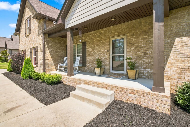 6023 W Mayflower Ct, Greenbrier, TN 37073