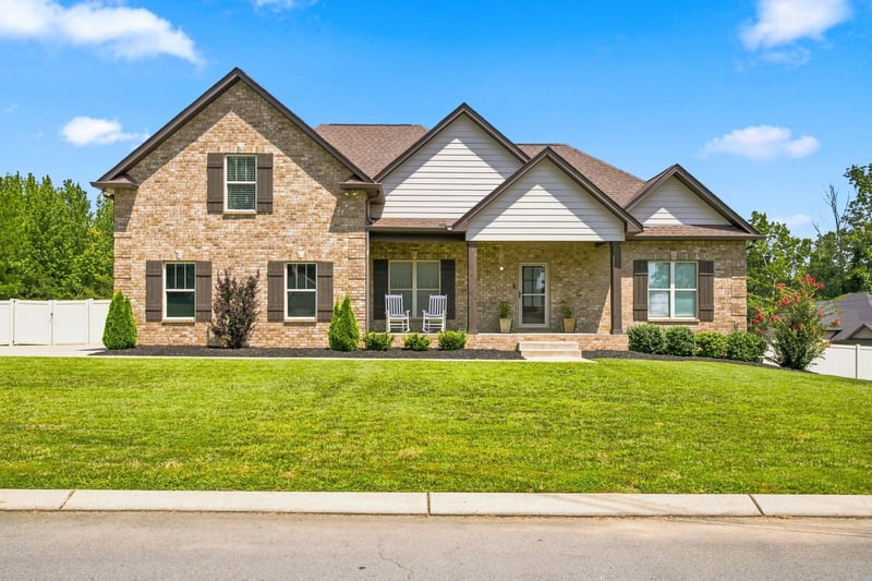 6023 W Mayflower Ct, Greenbrier, TN 37073
