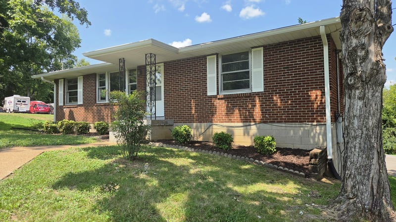 1208 Sussex Ct, Nashville, TN 37207