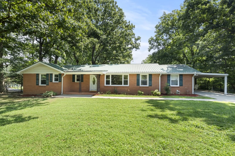 306 Cedarview Dr, Dickson, TN 37055