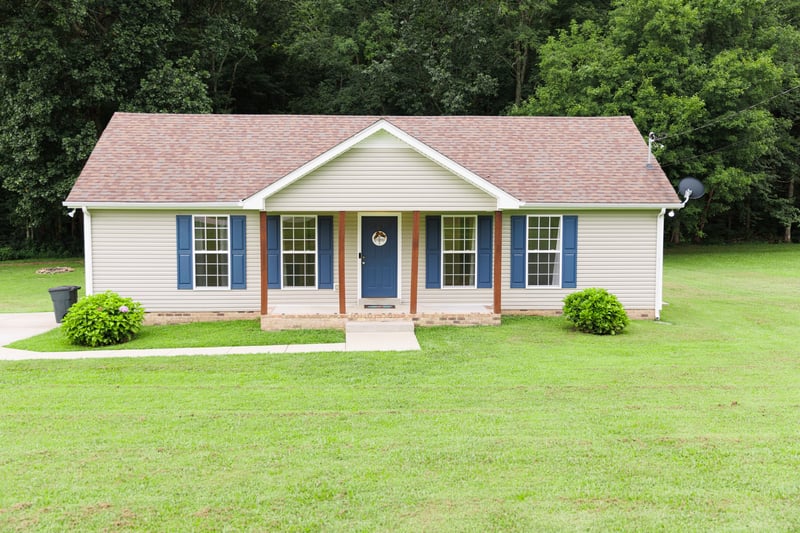 1421 Saint Paul Rd, Charlotte, TN 37036