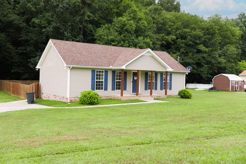 1421 Saint Paul Rd, Charlotte, TN 37036