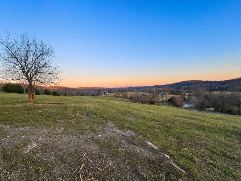 206 Dry Fork Creek Rd, Bethpage, TN 37022