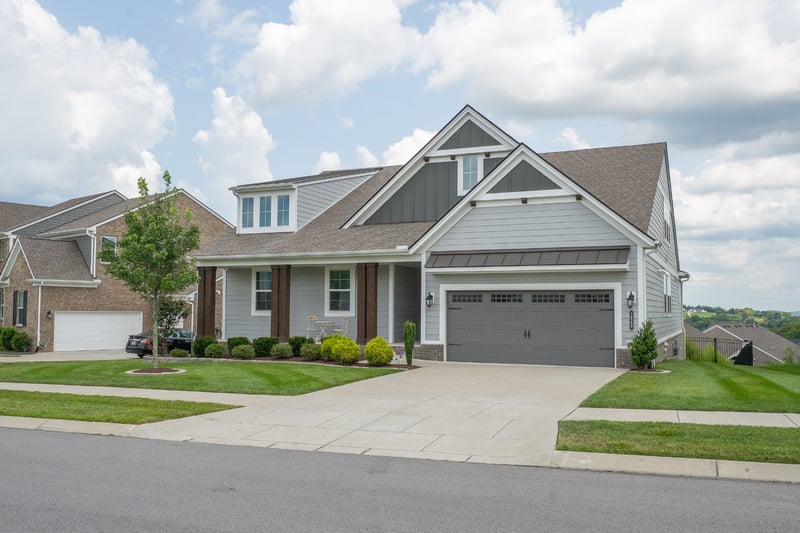 2069 Hedgelawn Dr, Lebanon, TN 37090