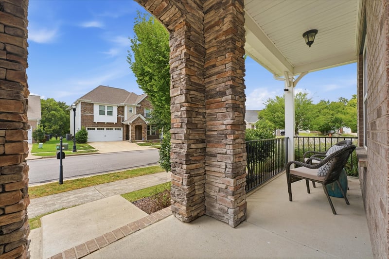 1872 Stonewater Dr, Hermitage, TN 37076