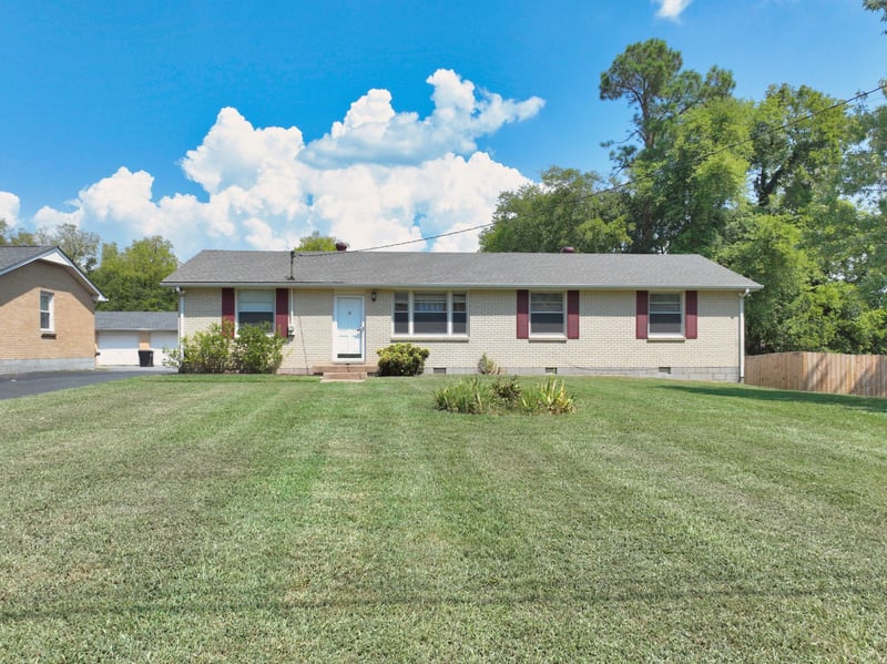 100 Mcbratney Dr, Hendersonville, TN 37075