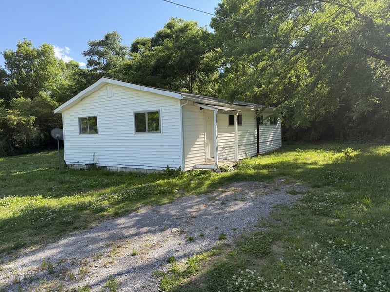 308 Preacher Rd, Charlotte, TN 37036