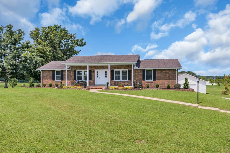 2151 Abiff Rd, Burns, TN 37029