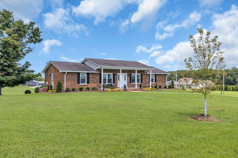 2151 Abiff Rd, Burns, TN 37029