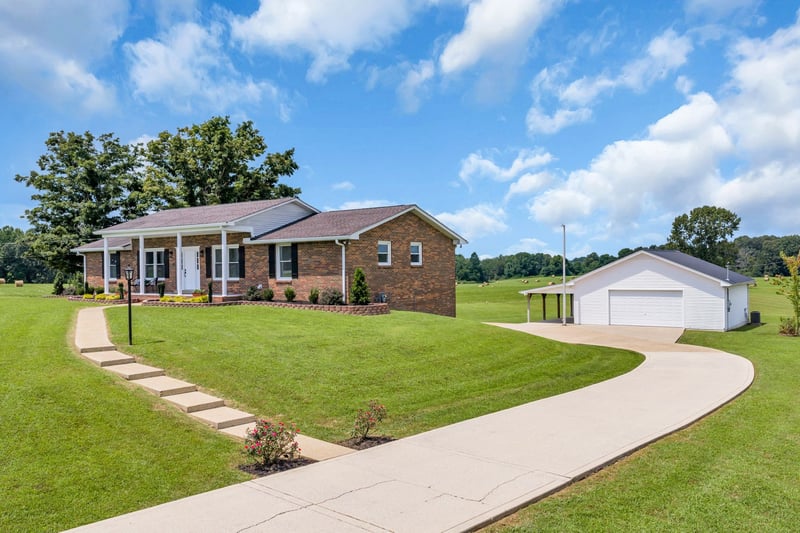 2151 Abiff Rd, Burns, TN 37029