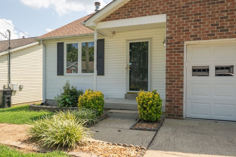 104 Edgehill Ln, Hendersonville, TN 37075