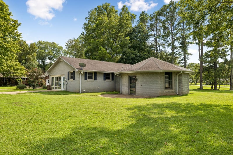 100 Lakewood Cir, Smyrna, TN 37167