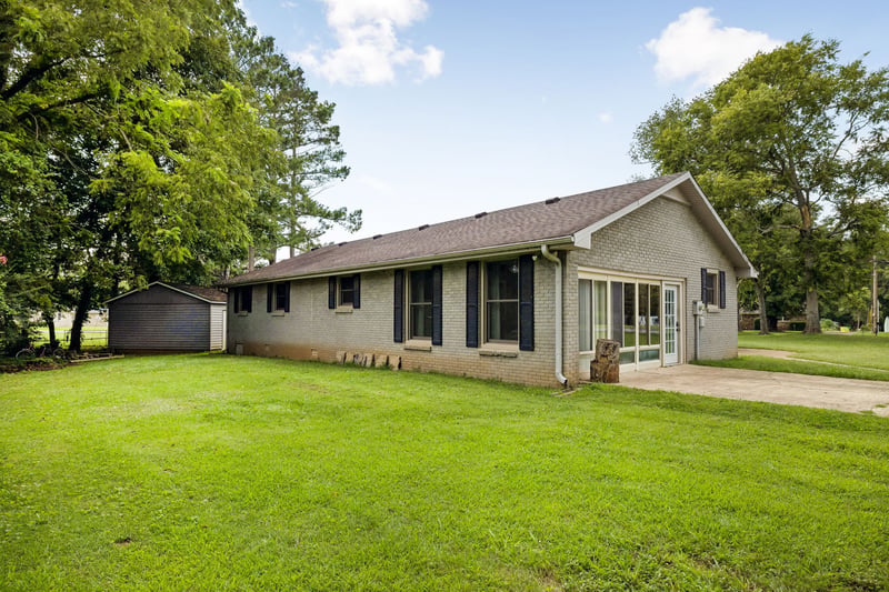 100 Lakewood Cir, Smyrna, TN 37167