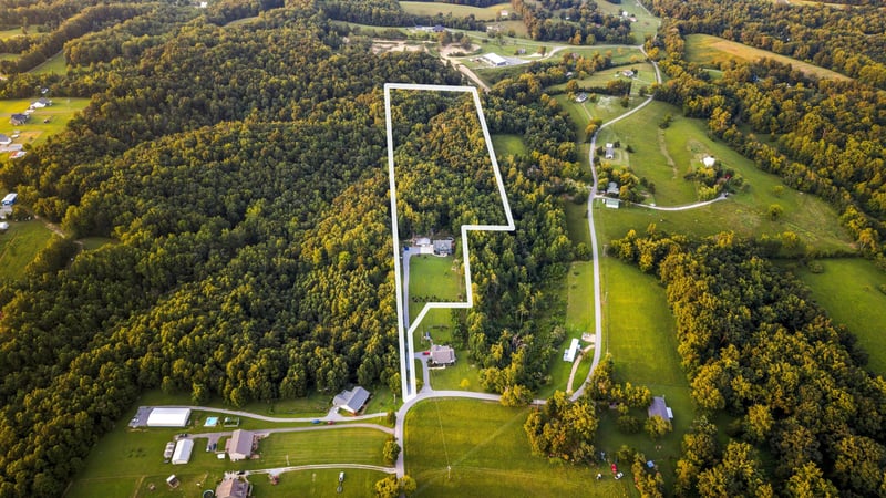 1174 Old Mount Vernon Rd, Bethpage, TN 37022