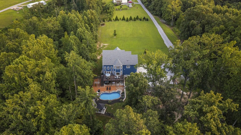 1174 Old Mount Vernon Rd, Bethpage, TN 37022