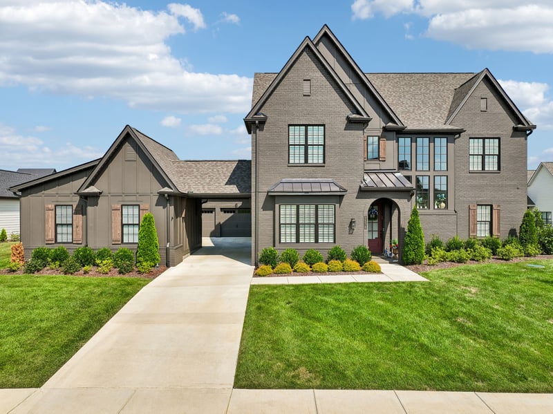 7536 Southwell Dr, College Grove, TN 37046