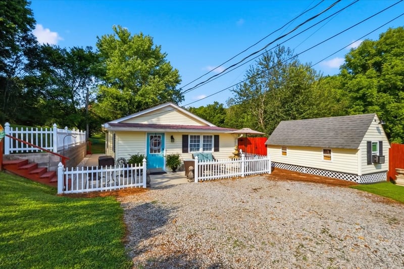 8175 Cedar Grove Rd, Cross Plains, TN 37049