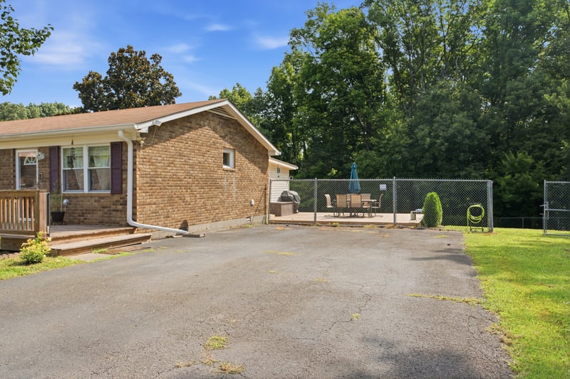 670 Bobbitt Rd, Ashland City, TN 37015