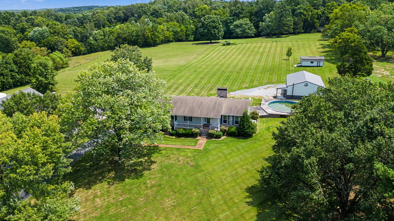 356 Lee Rd, Cottontown, TN 37048