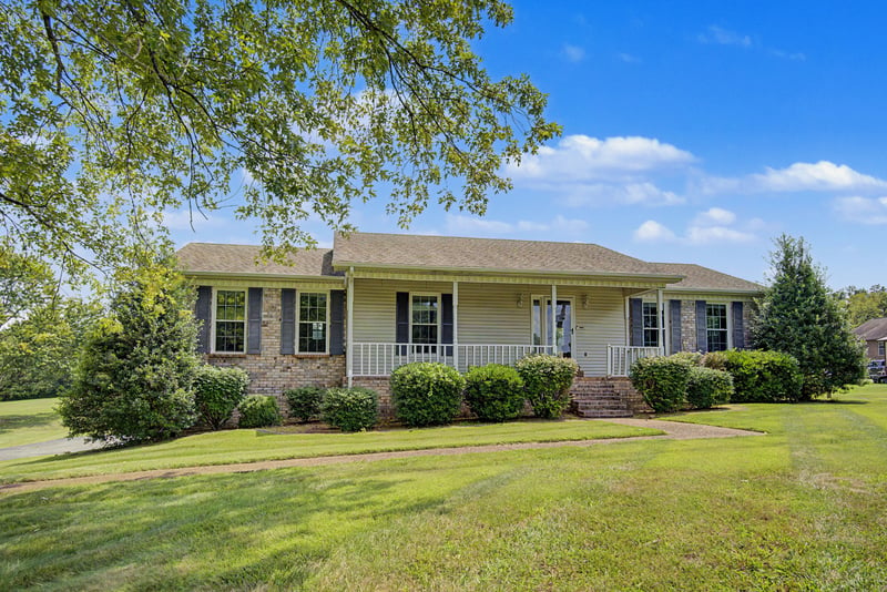 356 Lee Rd, Cottontown, TN 37048