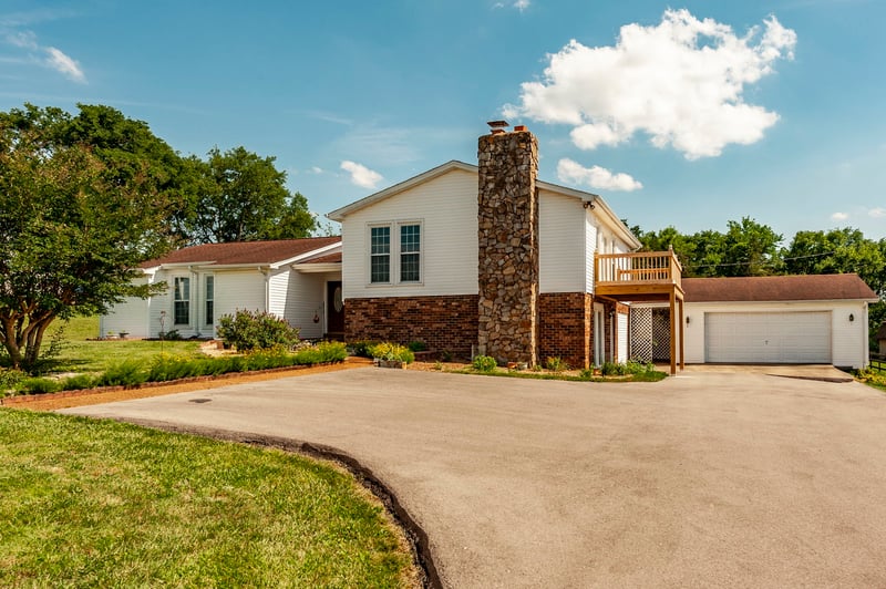 710 Shute Ln, Hendersonville, TN 37075