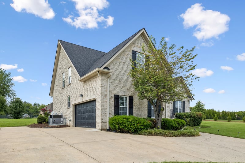 1014 Cabriolet Ct, Gallatin, TN 37066