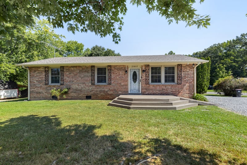 2011 Elm Hill Ct, Greenbrier, TN 37073