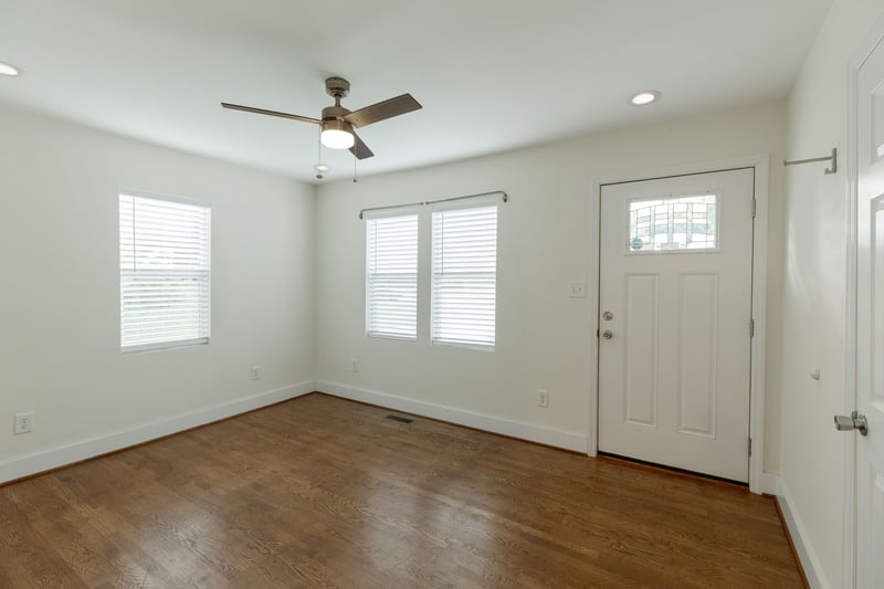 326 E Highland Dr, Columbia, TN 38401