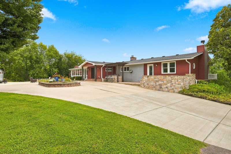 344 Peach Valley Rd, Gallatin, TN 37066