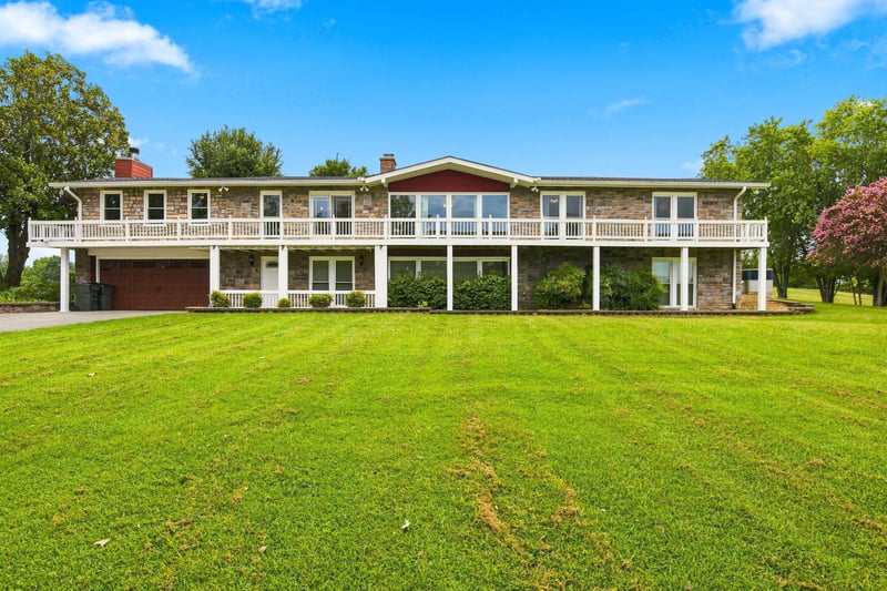 344 Peach Valley Rd, Gallatin, TN 37066