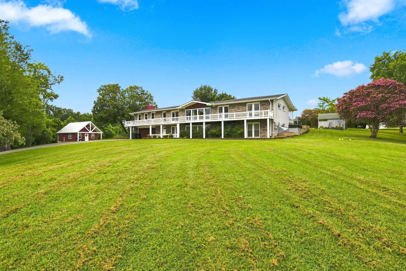 344 Peach Valley Rd, Gallatin, TN 37066