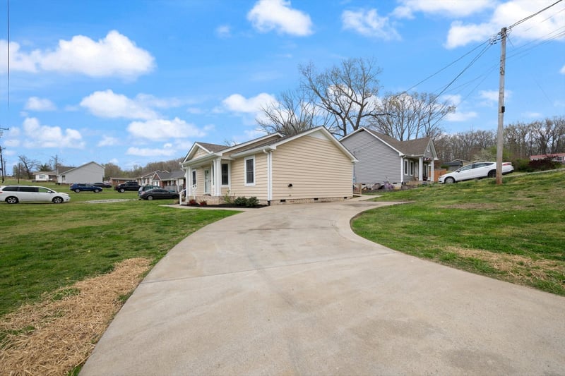 101 Birch St, Dickson, TN 37055