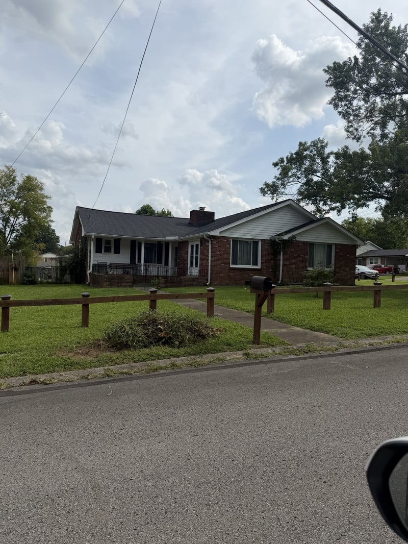 1208 N Graycroft Ave, Madison, TN 37115